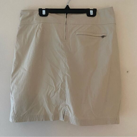 Royal Robbins khaki colored skort - Picture 2 of 8